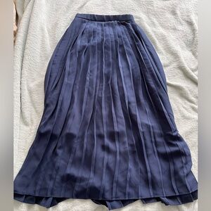 Uniqlo blue pleated midi skirt